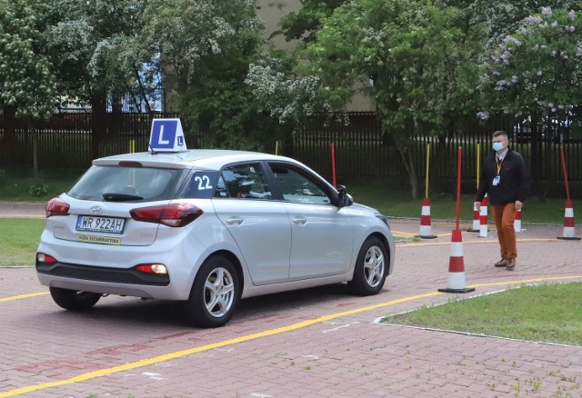 We wtorek, 26 maja w Radomiu ruszyły już egzaminy praktyczne na prawo jazdy kategorii B.