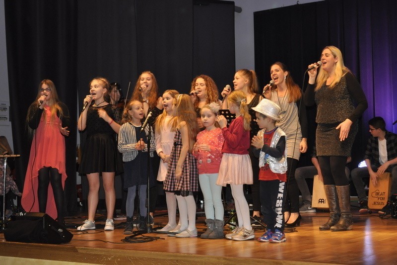Śpiewające rodziny wystąpiły w Domu Ludowym w Grojcu