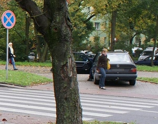 10-latka prawdopodobnie ma połamane kończyny.