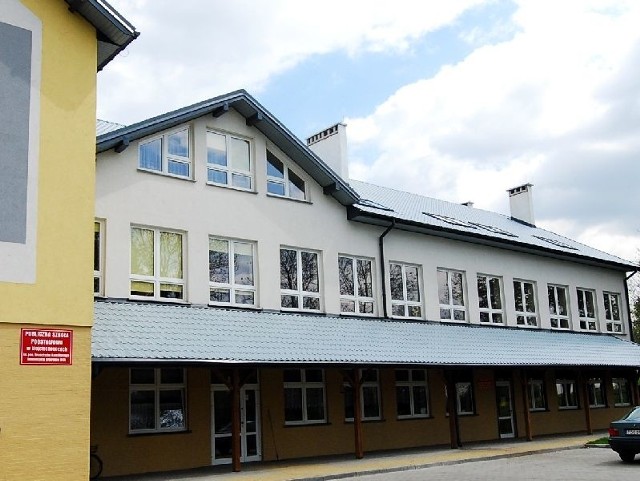 Szkołę Podstawową w Wojciechowicach prowadzi stowarzyszenie założone przez nauczycieli i rodziców.