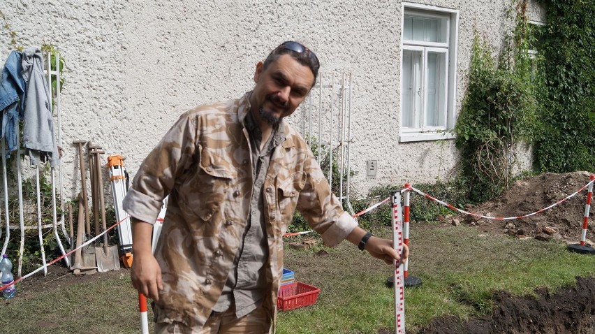 W Krzepicach wydobywają spod ziemi prawdziwe skarby. Tu stał...