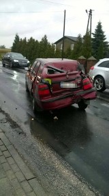 Policjant pomógł rannej w wypadku kobiecie