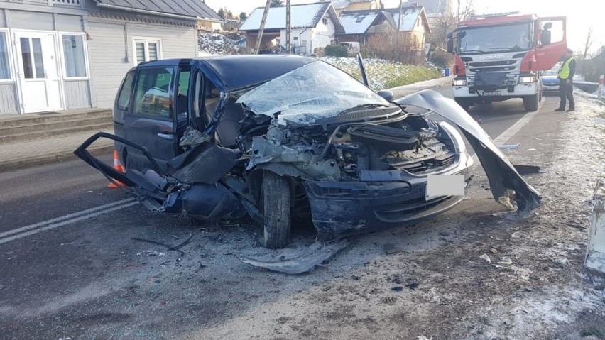 W Pakoszówce zderzyły się dwa auta. W szpitalu 8-miesięczne dziecko