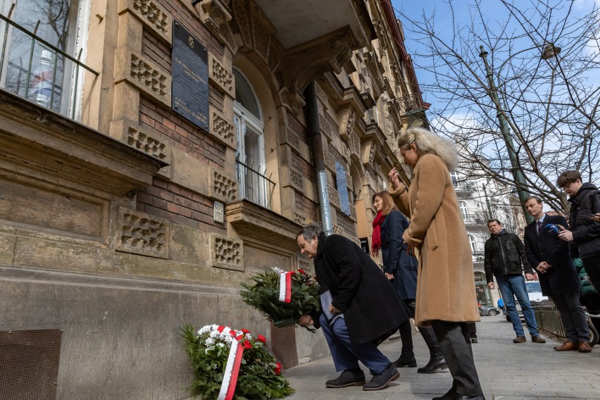 Uczcili wykładowców i studentów tajnego nauczania. Stanęli w obronie dobrego imienia św. Jana Pawła II ZDJĘCIA