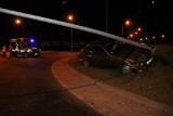 Pijany kierowca BMW ściął latarnię i wylądował na środku ronda