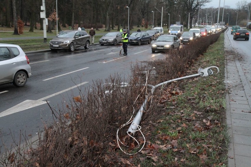 Wypadek na Kozanowie. Policja jest na miejscu