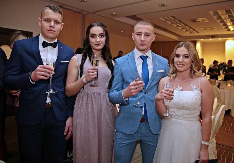 Najpiękniejsze pary na studniówkach 2019 w Małopolsce [ZDJĘCIA]