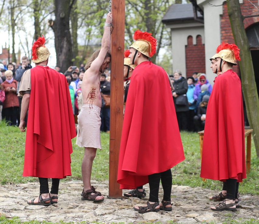 Chwalebne Misterium Męki Pańskiej w Piekarach Śląskich: Od sądu po ukrzyżowanie - ostatni akt 