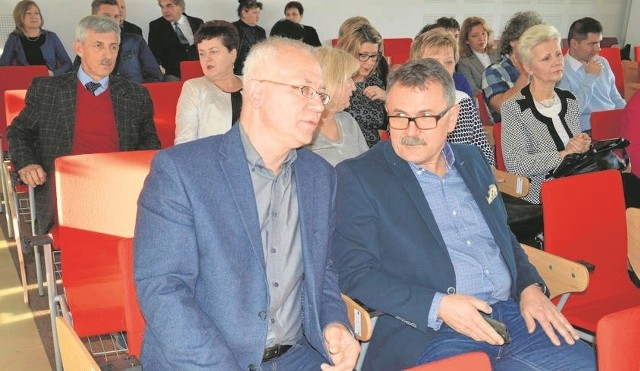 Wśród gości ordynator oddziału laryngologii Wiesław Dubielis (w tylnym rzędzie), z przodu doktor Wojciech Korkowski i  doktor Tomasz Adamczyk