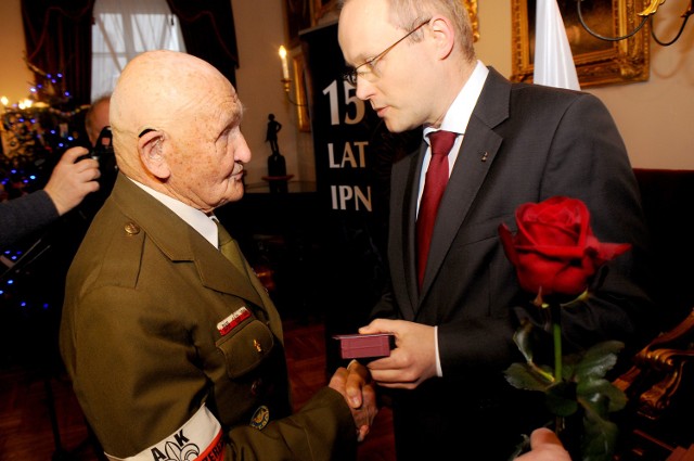 Pośmiertne wyróżnienie dla Hanny Gorazd-Zawiślak odbiera jej mąż