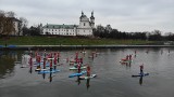 Kraków. Charytatywny spływ mikołajkowy Wisłą [ZDJĘCIA]