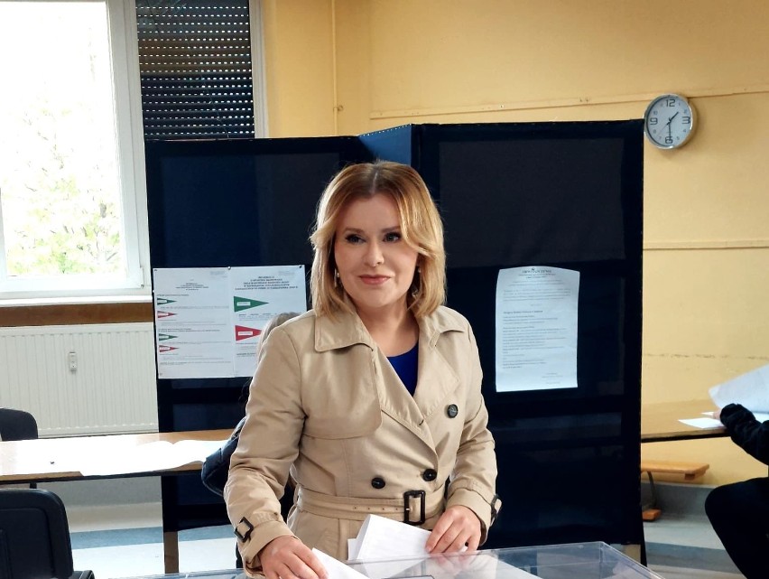 Wiceminister sportu i turystyki, Anna Krupka, głosowała w Kielcach. Zobacz zdjęcia 