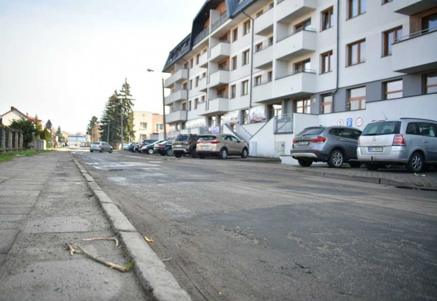 Ulica Wolność w Radomiu zostanie przebudowana. Aktalnie jej stan jest bardzo zły. Zobacz zdjęcia! 