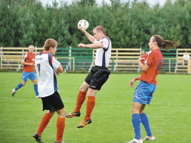 Piłkarze z Narewki przekonali się, że liga jest bardzo wyrównana