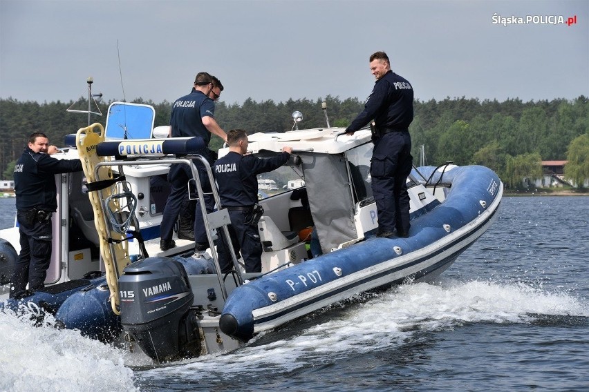 Przed każdym nowym sezonem wodnym policjanci, którzy będą...