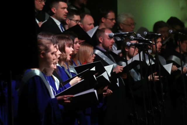 Chór Akademicki UMK wystąpi w nowojorskiej sali w listopadzie. Zaprezentuje tam symfoniczny koncert norweskiego kompozytora Oli Gjeilo. - Carnegie Hall to najsłynniejsza sala koncertowa na świecie, trudno sobie wyobrazić bardziej prestiżowe miejsce - przyznaje dyrygent chóru, prof. Arkadiusz Kaczyński.