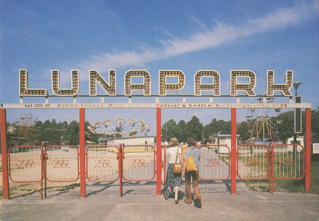 Wejście do Lunaparku