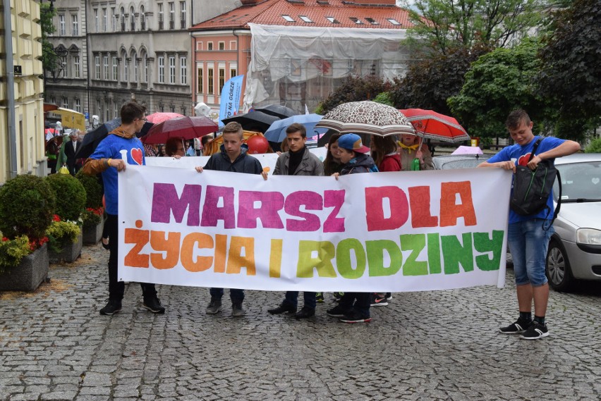 Marsz dla Życia i Rodziny przeszedł ulicami Bielska-Białej ZDJĘCIA