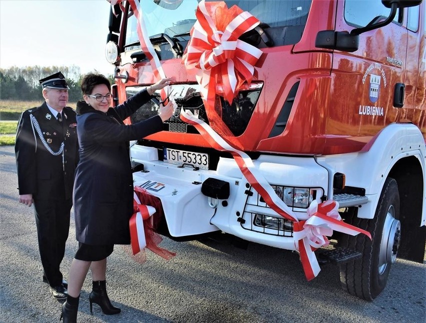 Nowy wóz dla strażaków ochotników z Lubieni