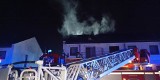 Pożar domu w Kobylnicy pod Słupskiem. Pięć zastępów strażackich w akcji 