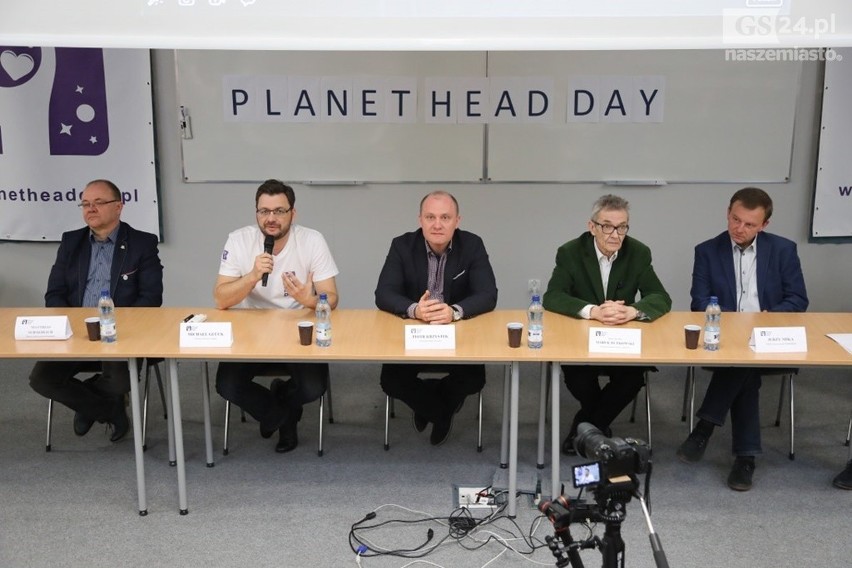 Planet Head Day w Szczecinie. Jednoczyli się z chorymi na raka, golili głowy i malowali planety