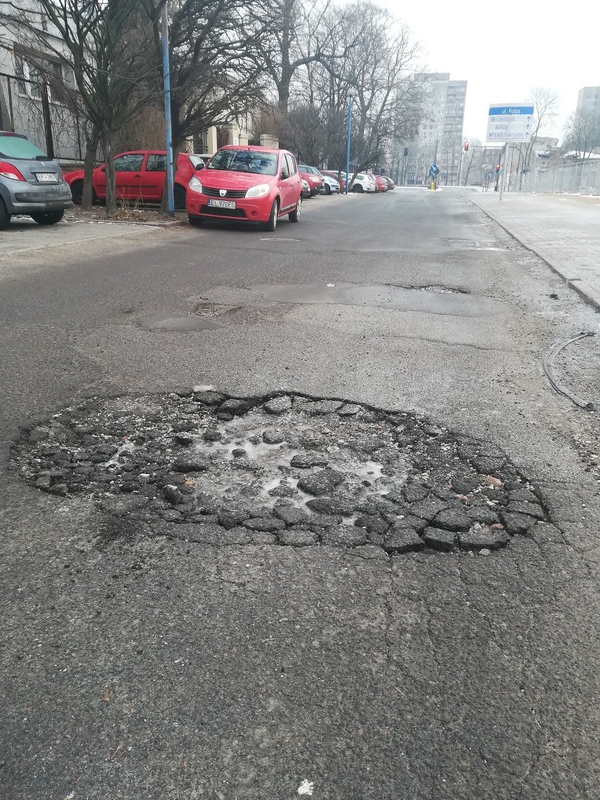 Dziury w ulicy Potza i Stefanowskiego - na całą szerokość jezdni [ZDJĘCIA]