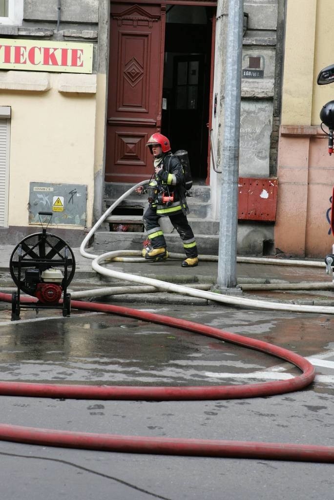 Co było przyczyną pożaru? To ustalą biegli. Okoliczni...