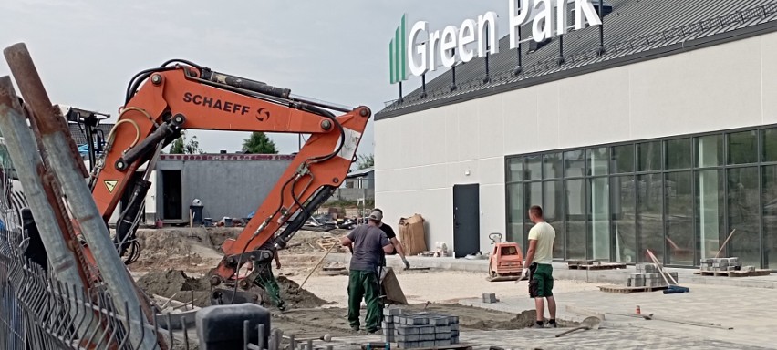 Galeria handlowa Green Park w Sędziszowie już prawie gotowa. Zobaczcie postępy w pracach budowlanych