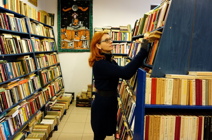 Półki uginają się od książek, a klienci nie przychodzą. Czy lubelskim księgarniom uda się przetrwać kryzys?