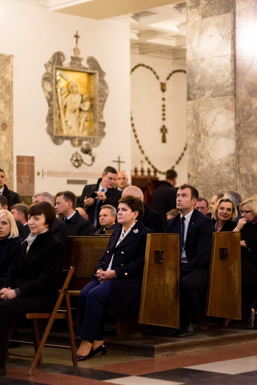 Premier Beata Szydło wzięła udział we mszy św. podczas...