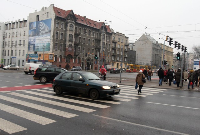 ZDiT nie dostrzega ważnej roli pieszych w miejskim transporcie - twierdzi Hubert Barański z Fundacji Fenomen.