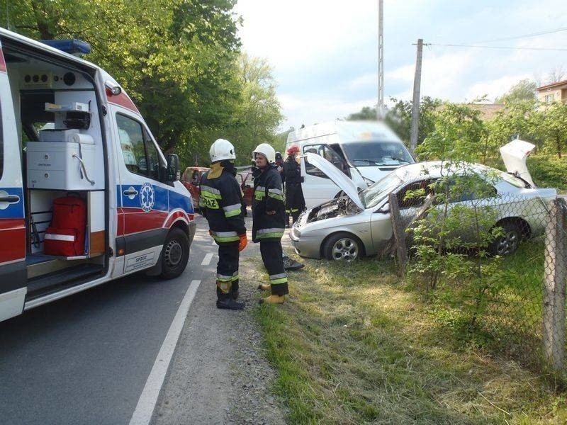 Zderzenie trzech samochodów, ranne cztery osoby