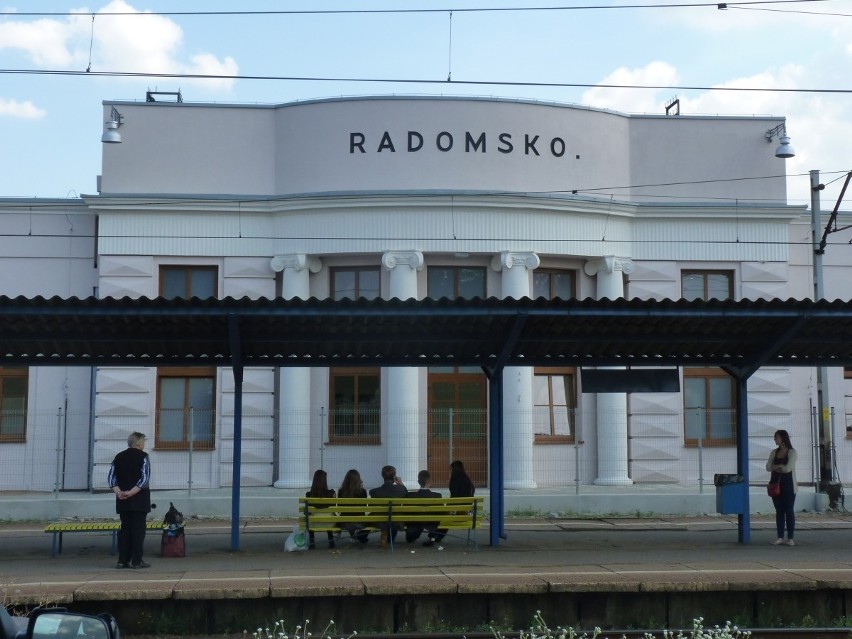 Odrestaurowany Dworzec PKP  w Radomsku
