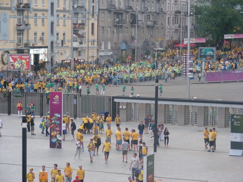 Sporo Szwedów czekało pod stadionem