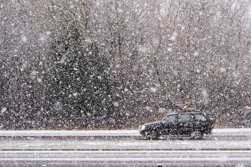 Potężne śnieżyce nadciągają nad Podkarpacie. Intensywne opady mają trwać dwa dni. Prognoza pogody na weekend 1 do 3 grudnia