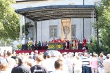 Rozpoczął się tygodniowy odpust w najstarszym polskim sanktuarium na Świętym Krzyżu. Na sumie modliły się setki osób. Zobacz zdjęcia