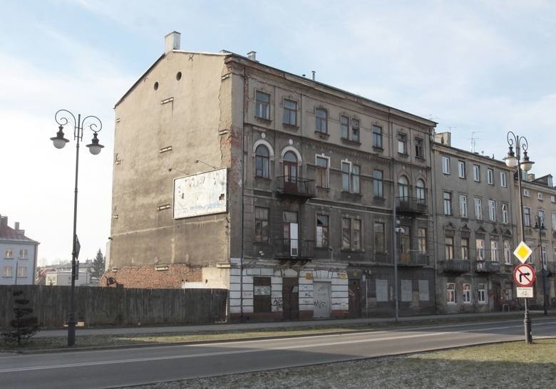 Spółka Rewitalizacja zaczęła nowe zadanie w Mieście Kazimierzowskim. Ruszyły prace w kamienicy przy ulicy Wałowej 22, najpierw w piwnicach