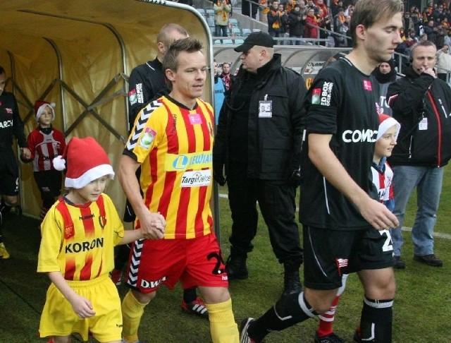 Paweł Sobolewski razem z synem Damianem wyszedł na sobotnią prezentację drużyny przed meczem z Cracovią.