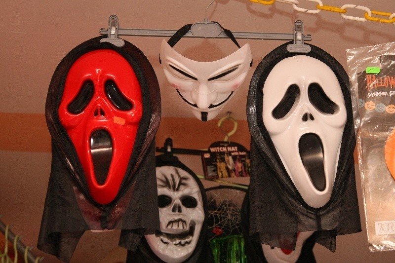 Najbardziej popularnym halloweenowym gadżetem są maski...