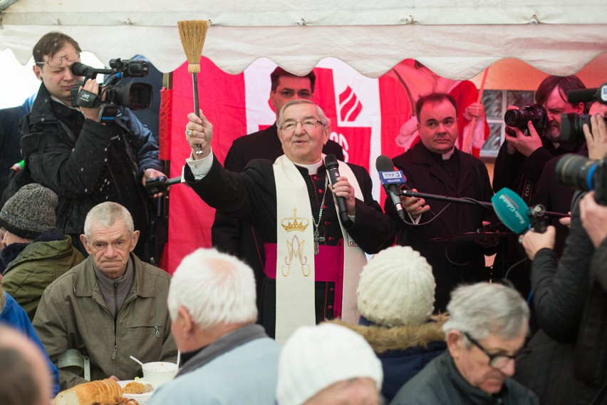 Śniadanie wielkanocne na dziedzińcu Centrali Diecezjalnej...