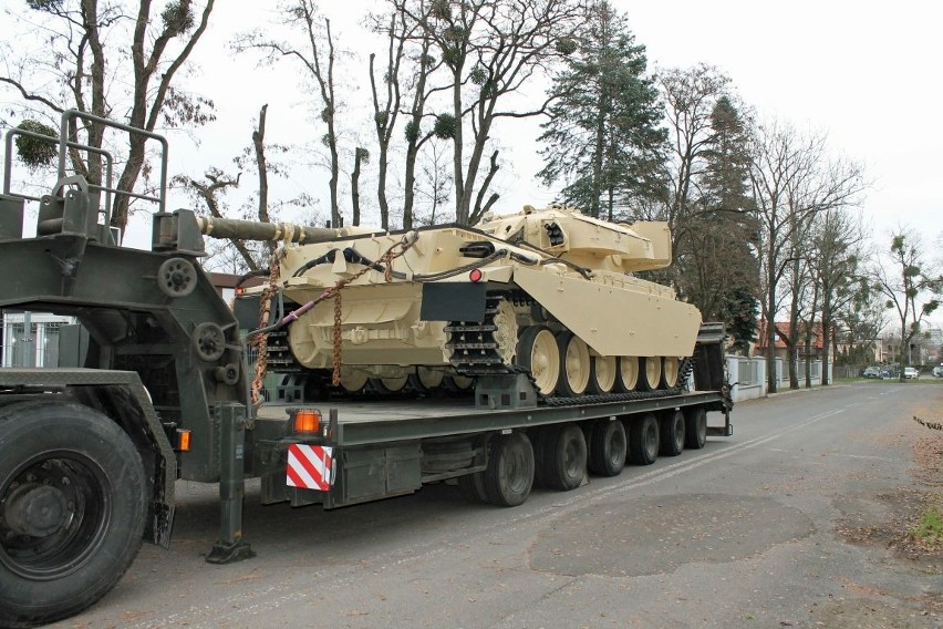 Czołg Centurion Mk 5 powrócił po renowacji do Poznania