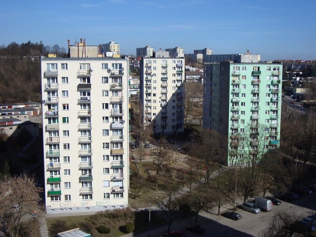 Gorzowska Spółdzielnia Mieszkaniowa ma nastarsze wieżowce w Gorzowie. Na zdjęciu: widok z dachu bloku przy ul. Gwiaździstej.