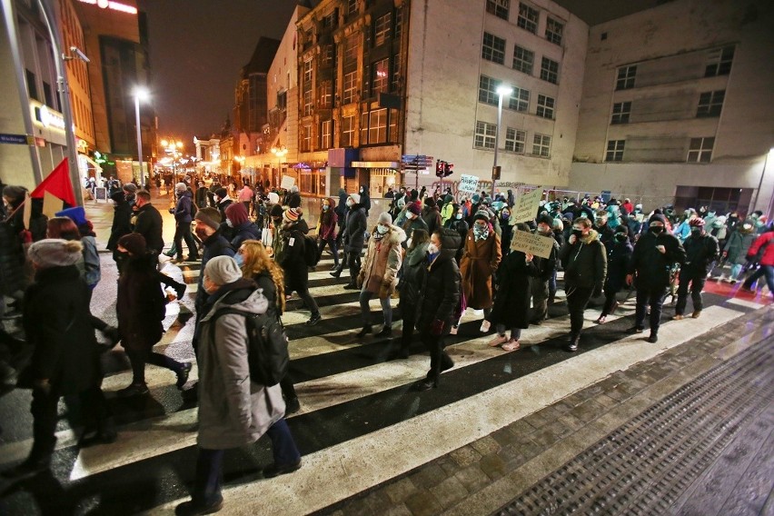 Protest - spacer po centrum Wrocławia, piątek 29 stycznia...