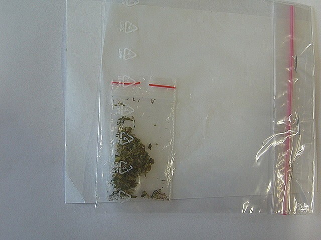 Narkotyki znalezione przez policjantów.