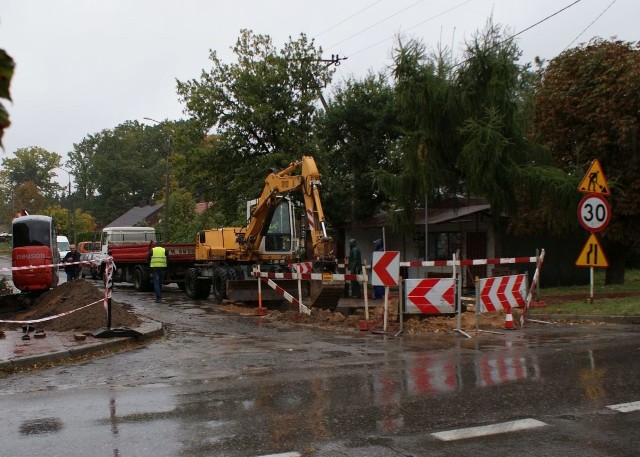 W Suchedniowie rozpoczęto kanalizację aglomeracji miejskiej. Pierwszą inwestycję przeprowadzono na ulicy Cmentarnej.