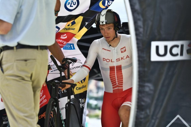 Filip Maciejuk na starcie wyścigu Tour de Pologne w 2021 roku
