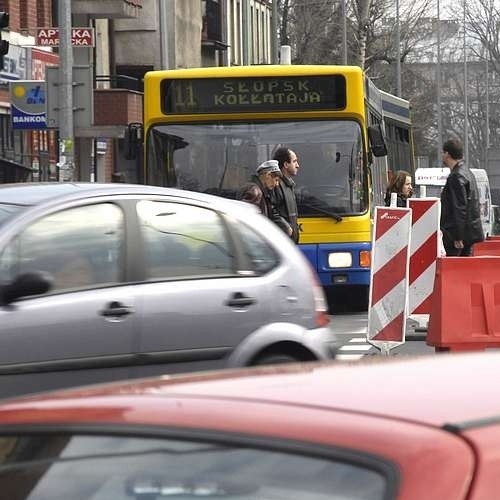 Wczoraj zamknieto ulice Tuwima, jedną z glównych dróg...