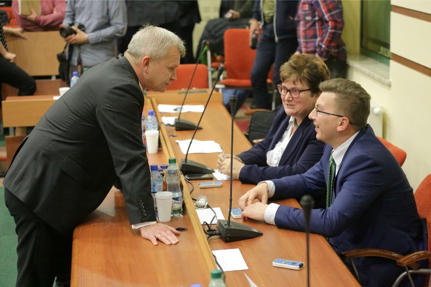 Nowe władze województwa udało się wybrać dopiero za trzecim...