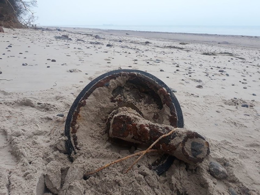 Znalezisko z dziwnowskiej plaży, czyli koło. Będzie poddane...