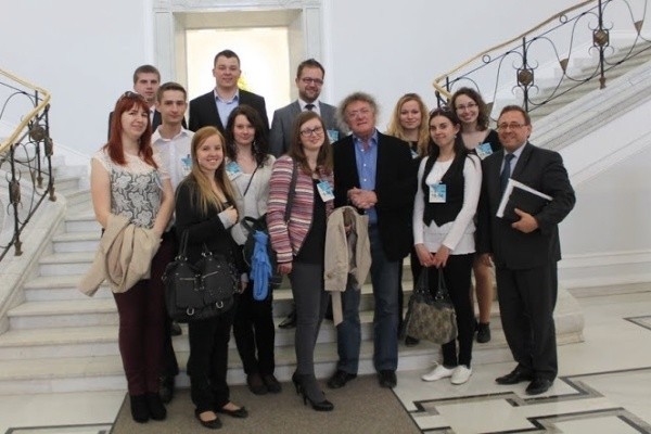 Przedstawiciele mniejszości niemieckiej w towarzystwie posłów Ryszarda Galli i Henryka Siedlaczka zwiedzili gmach Sejmu RP.
